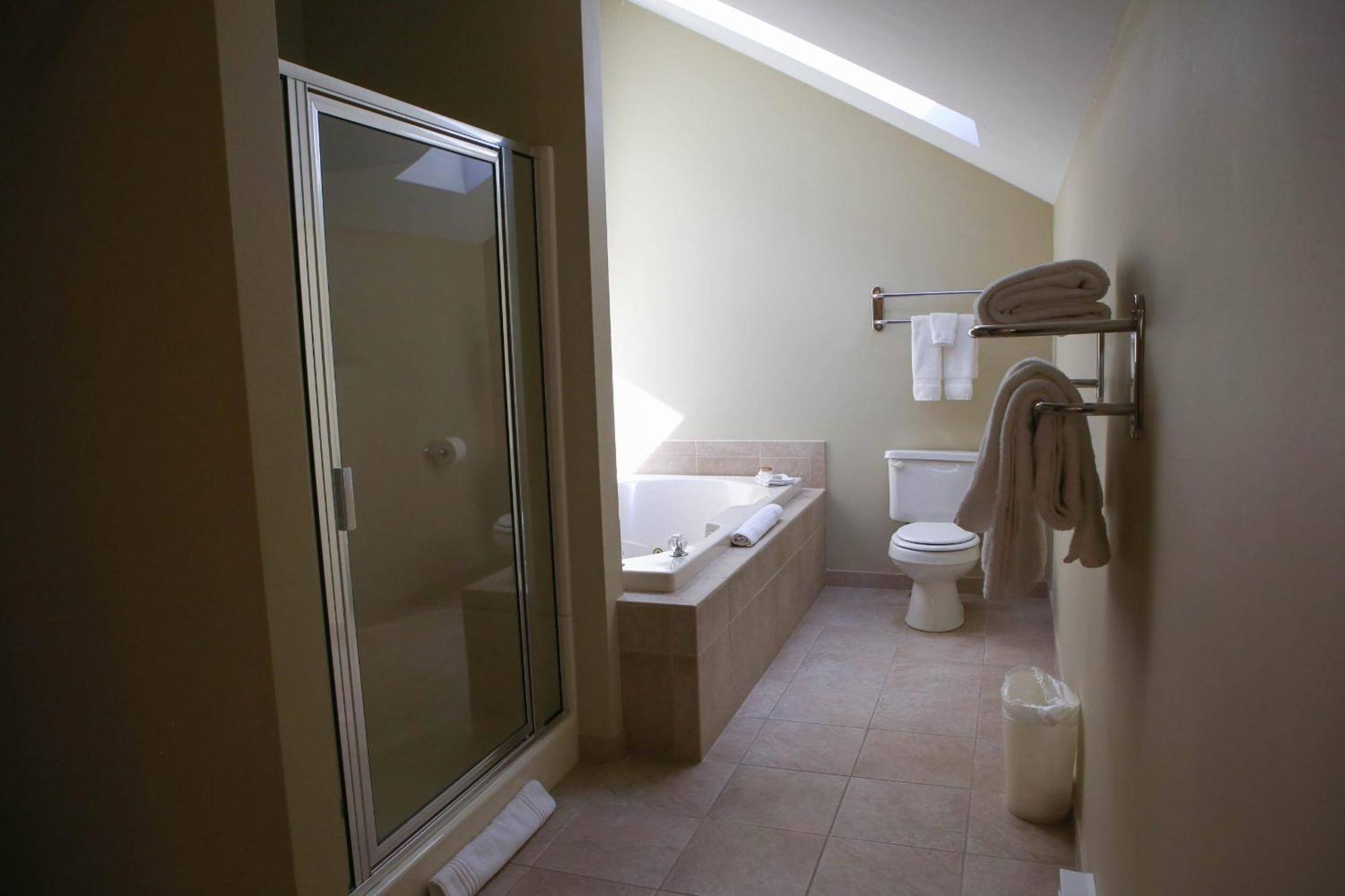 Silver Birches Resort Hawley Bagian luar foto