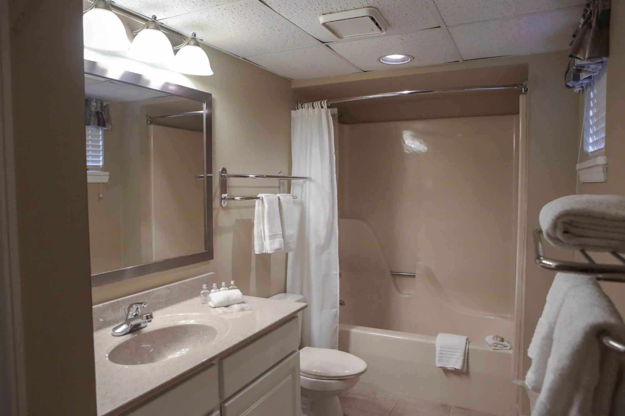 Silver Birches Resort Hawley Bagian luar foto
